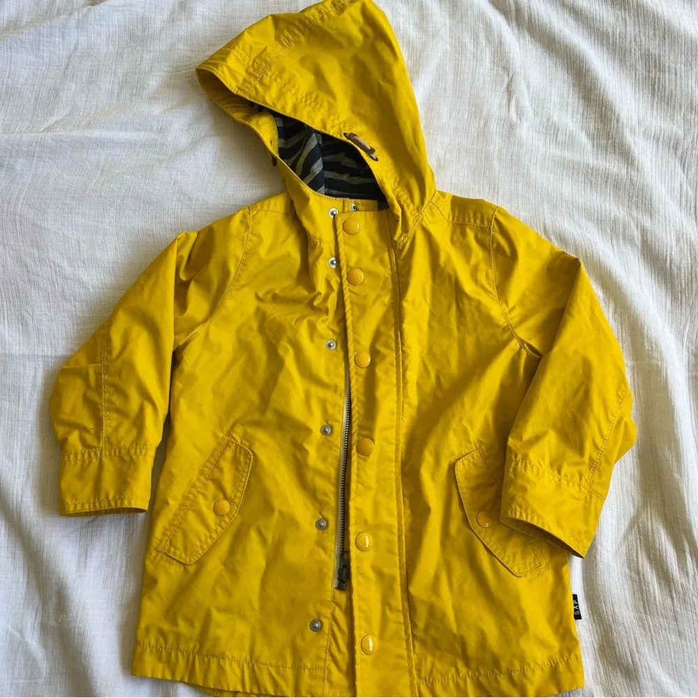 GAP classic yellow hooded raincoat - Picture 8 of 9